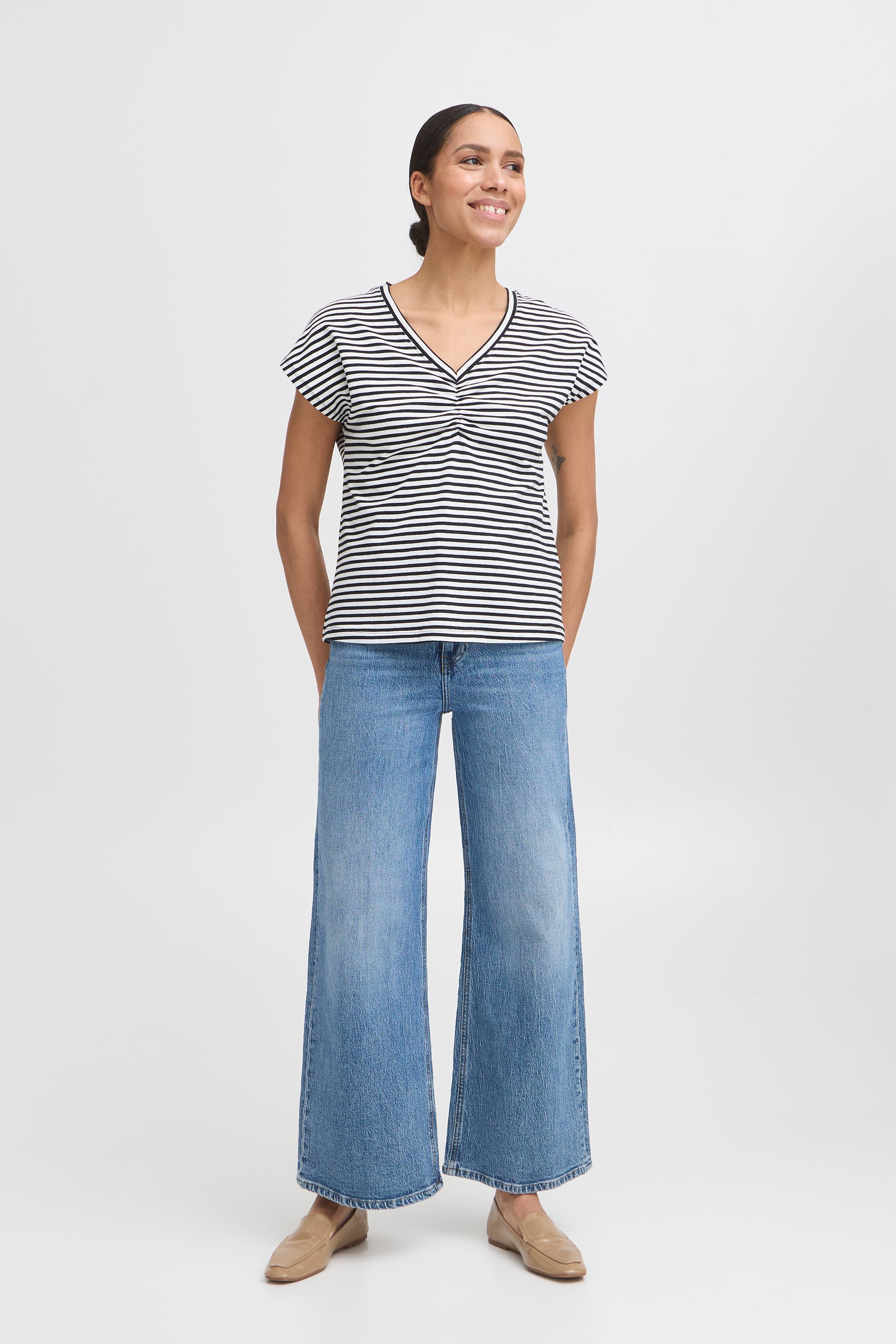 B young Bypandinna Striped Tee-White finn