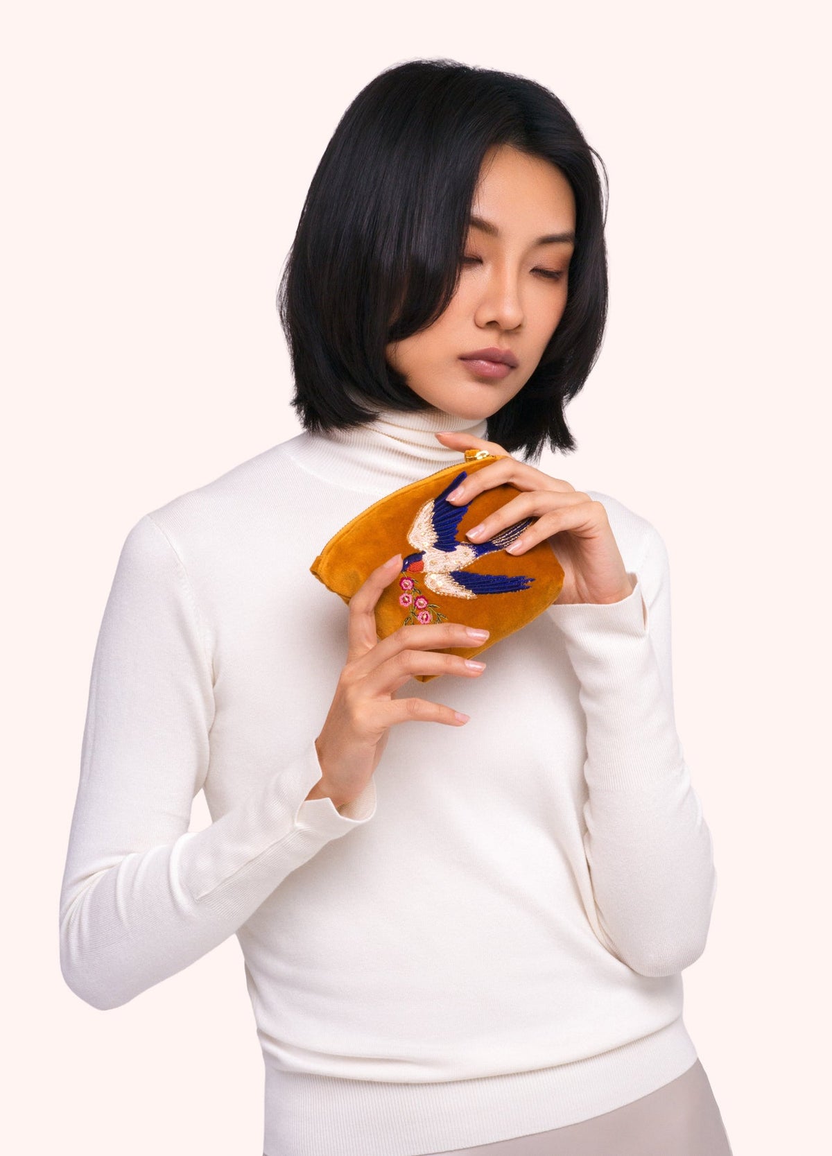 Powder Mini Velvet Pouch