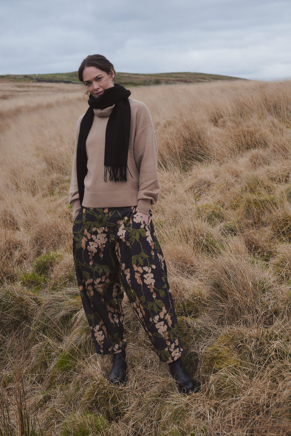 One Hundred Stars Wisteria Black Barrel Pants