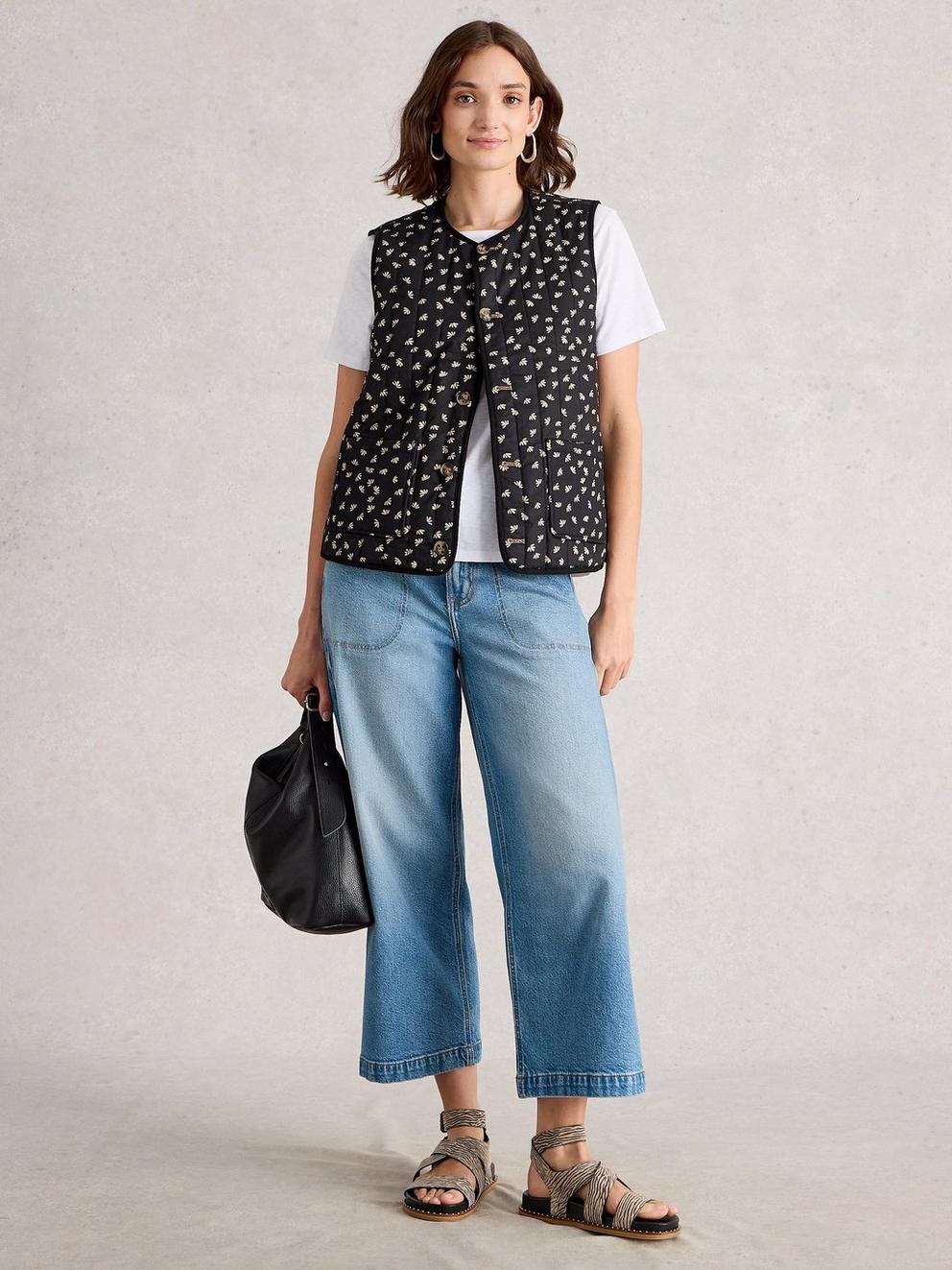 White Stuff Emma Reversible Gilet-Gilet-White finn