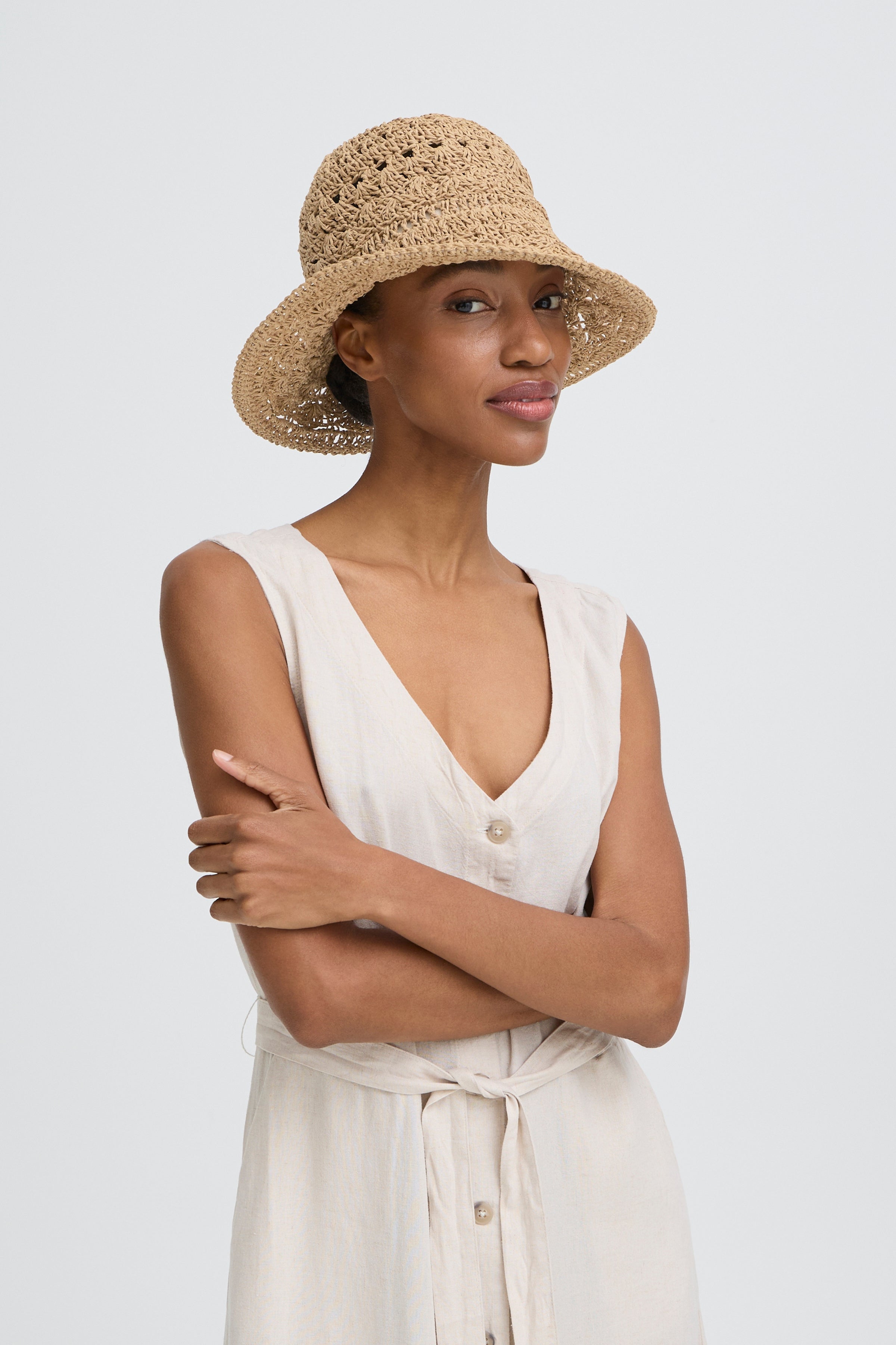 B young Byvashti Hat