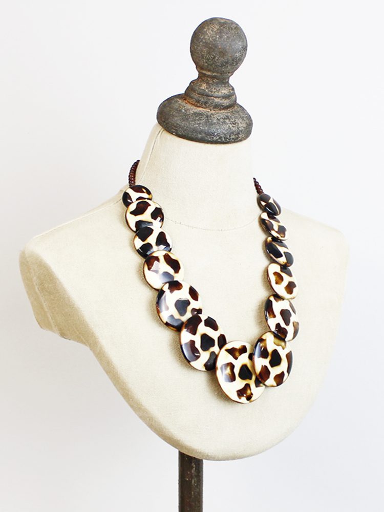 Overlapping Resin Disc Necklace AY6609