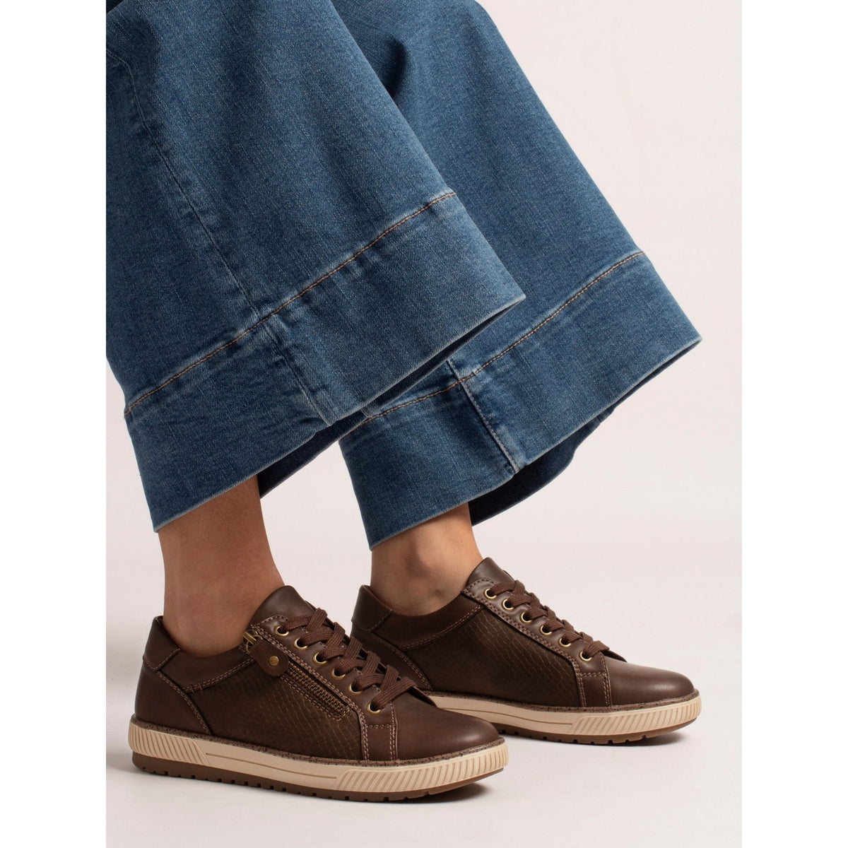 Lunar Shaka Brown Trainer