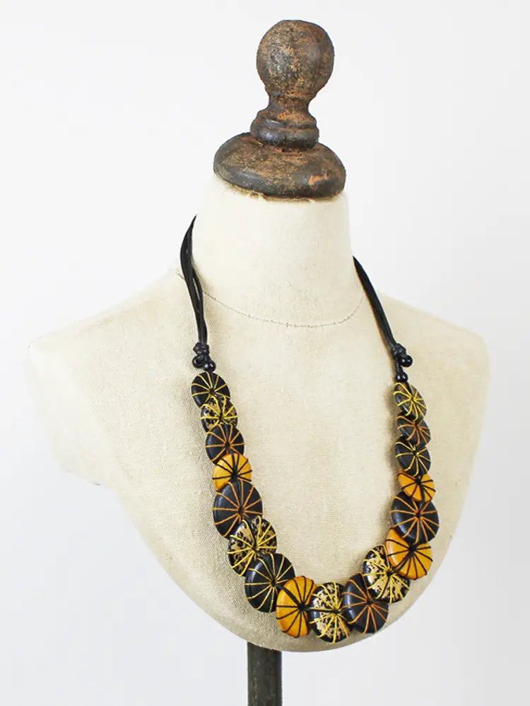 Suzie Blue Overlapping Wooden Disc and Tread Necklace UJ6503