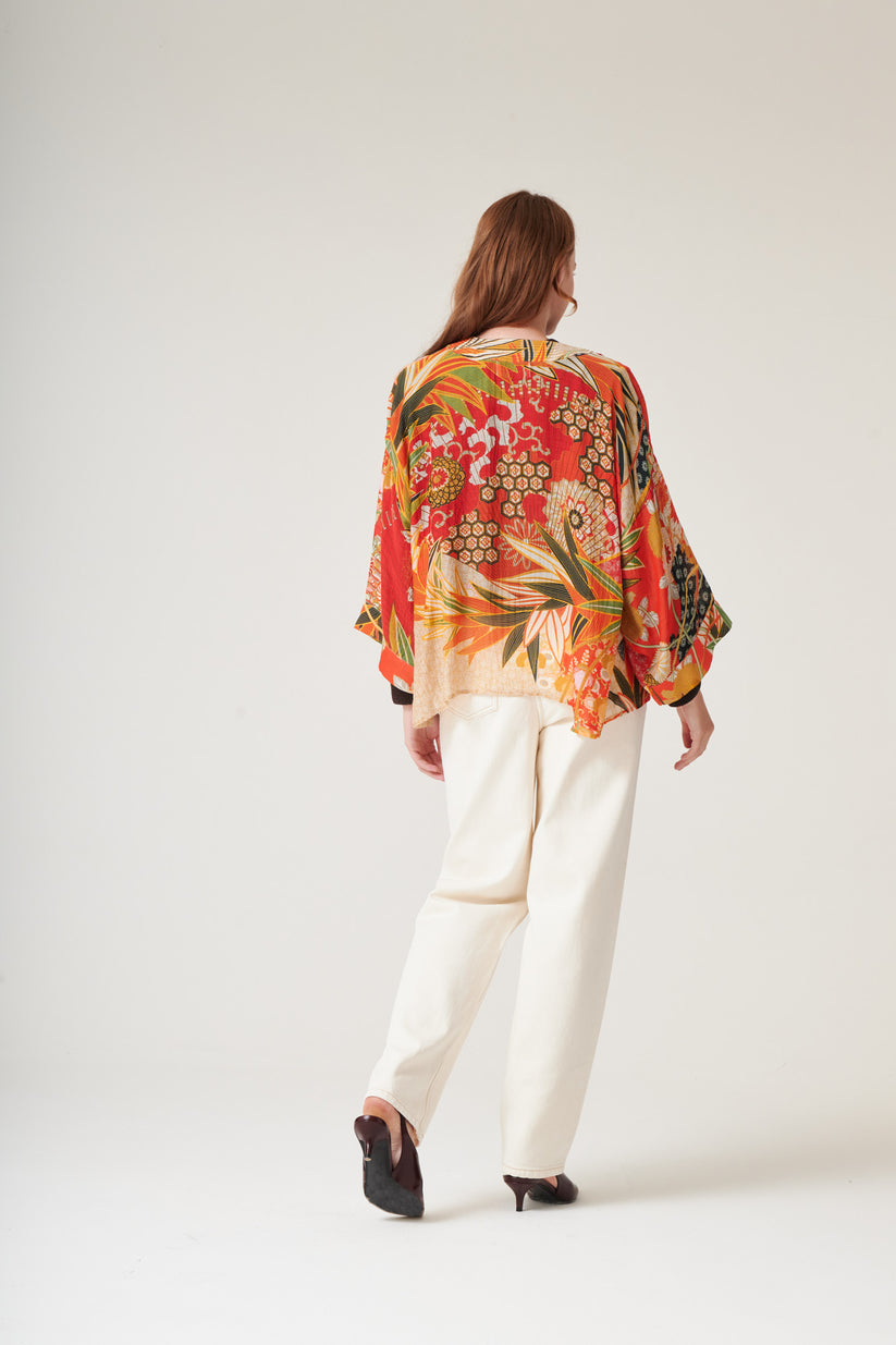One Hundred Stars Fans Scarlet Kimono