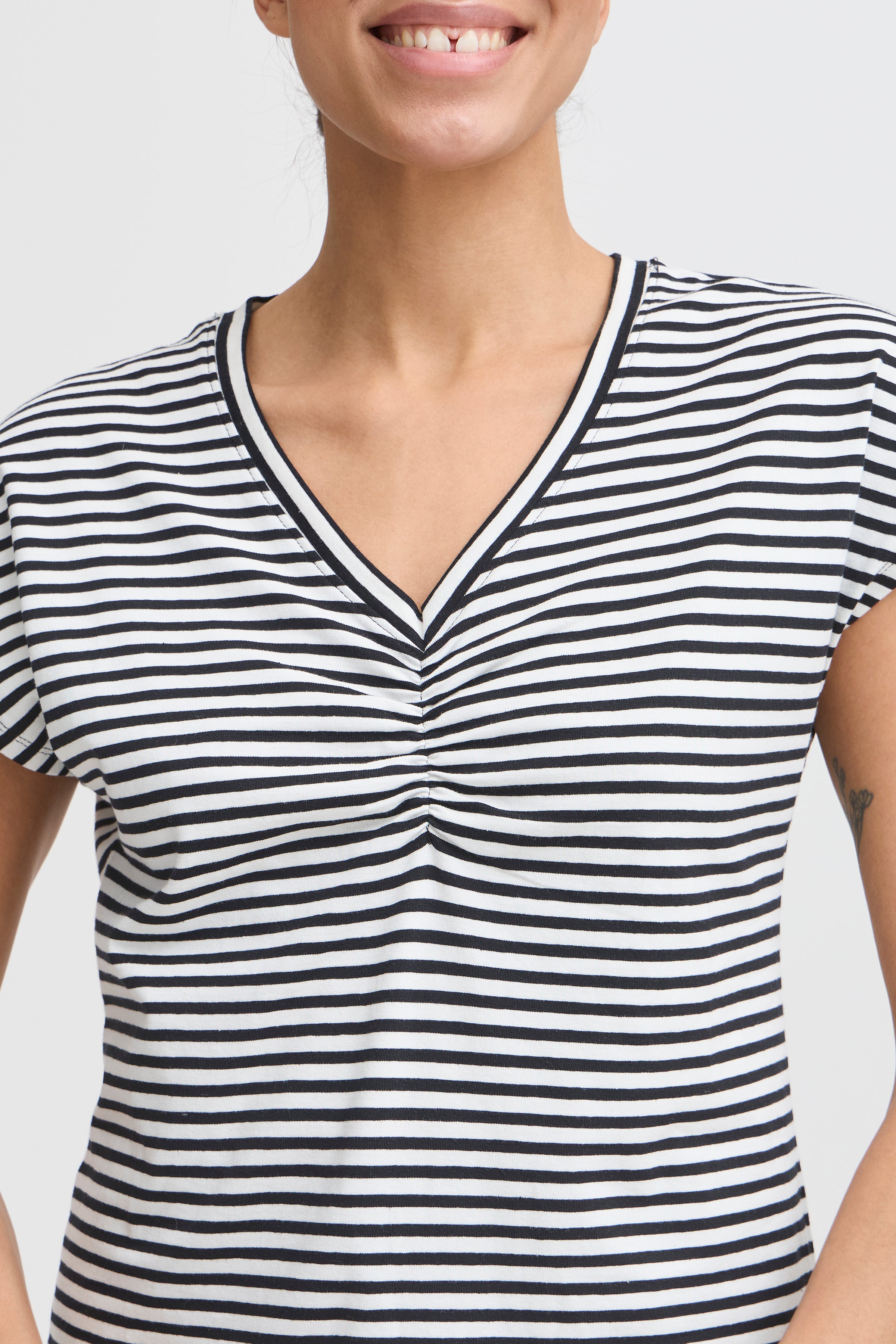 B young Bypandinna Striped Tee-Shirts & Tops-White finn