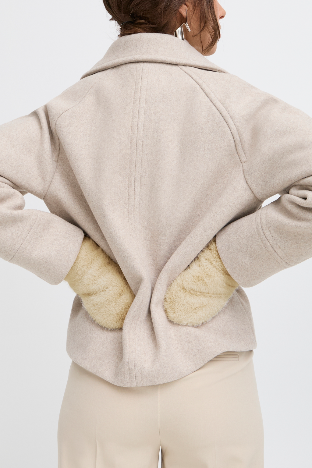 B young Bywolfie Mittens-b.young-White finn