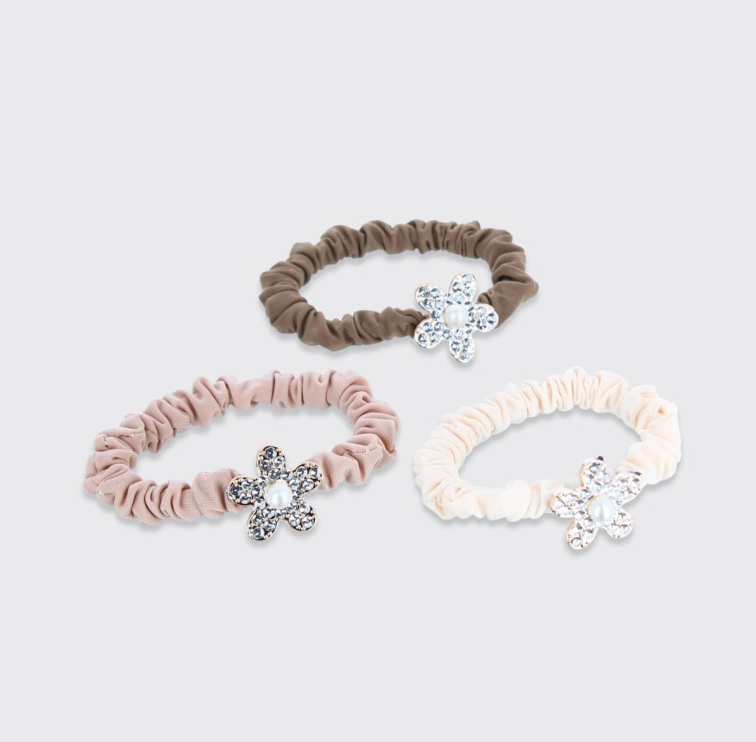 Sparkly Daisy Set of 3 Scrunchies - Natural