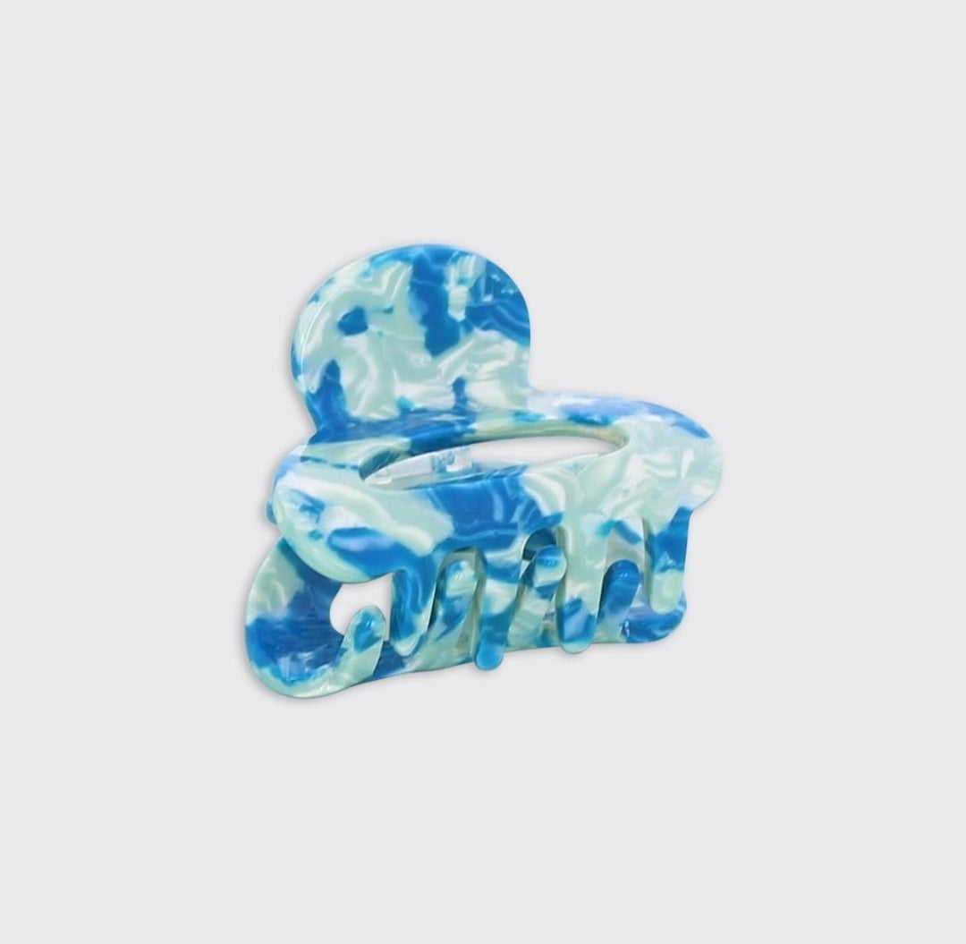 Milky Small Claw Clip