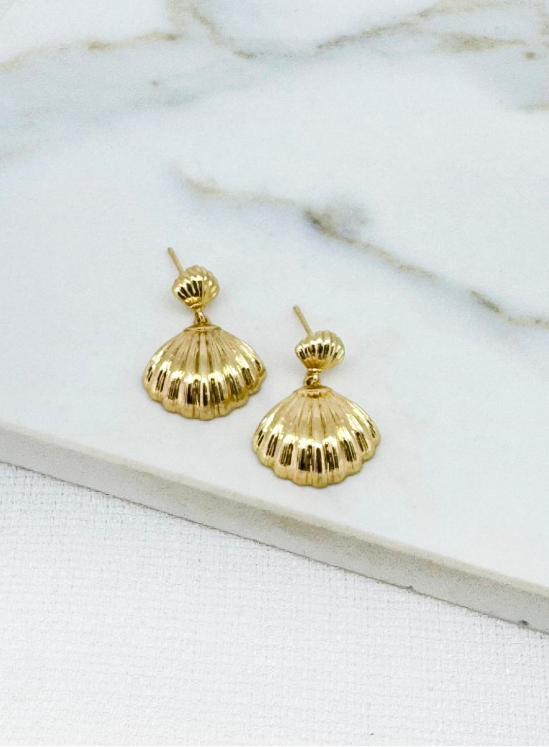 Envy Gold Shell Earrings 4912-Envy-White finn