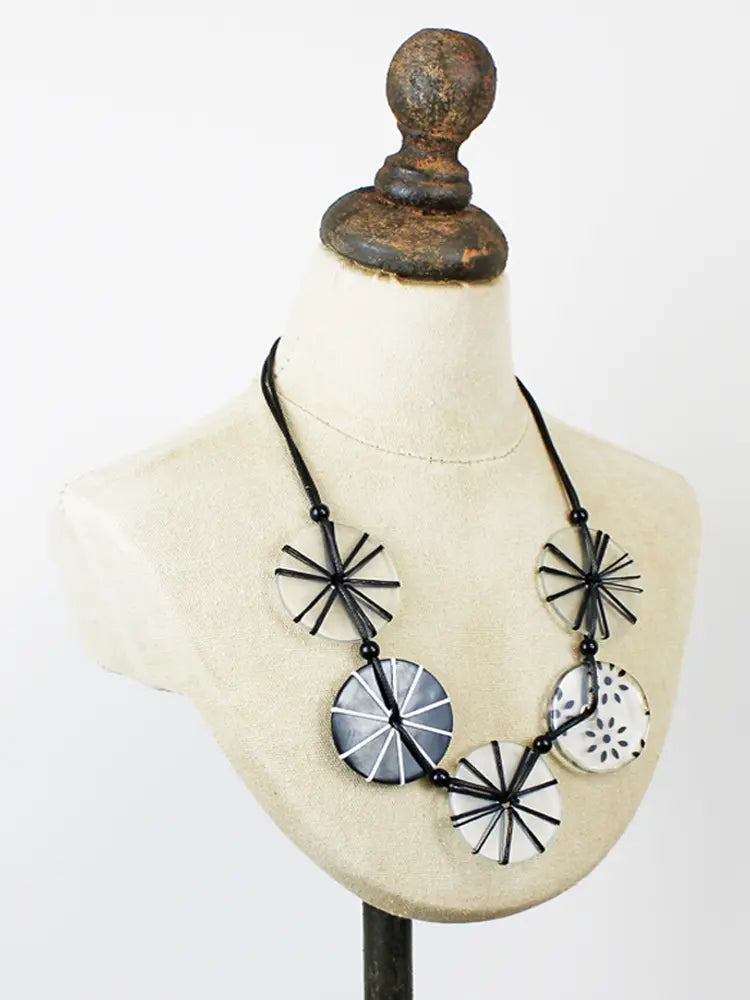 Suzie Blue Resin Disc and Tread Necklace UJ6507-Necklace-White finn