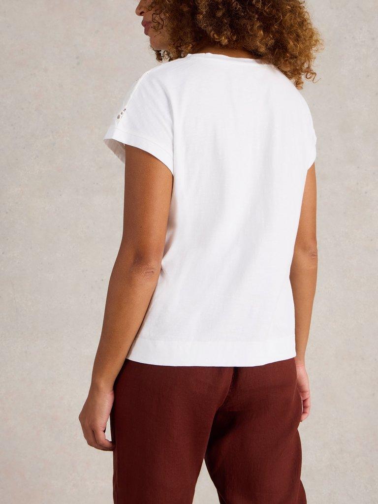 White Stuff Thea Broderie Tee-White finn