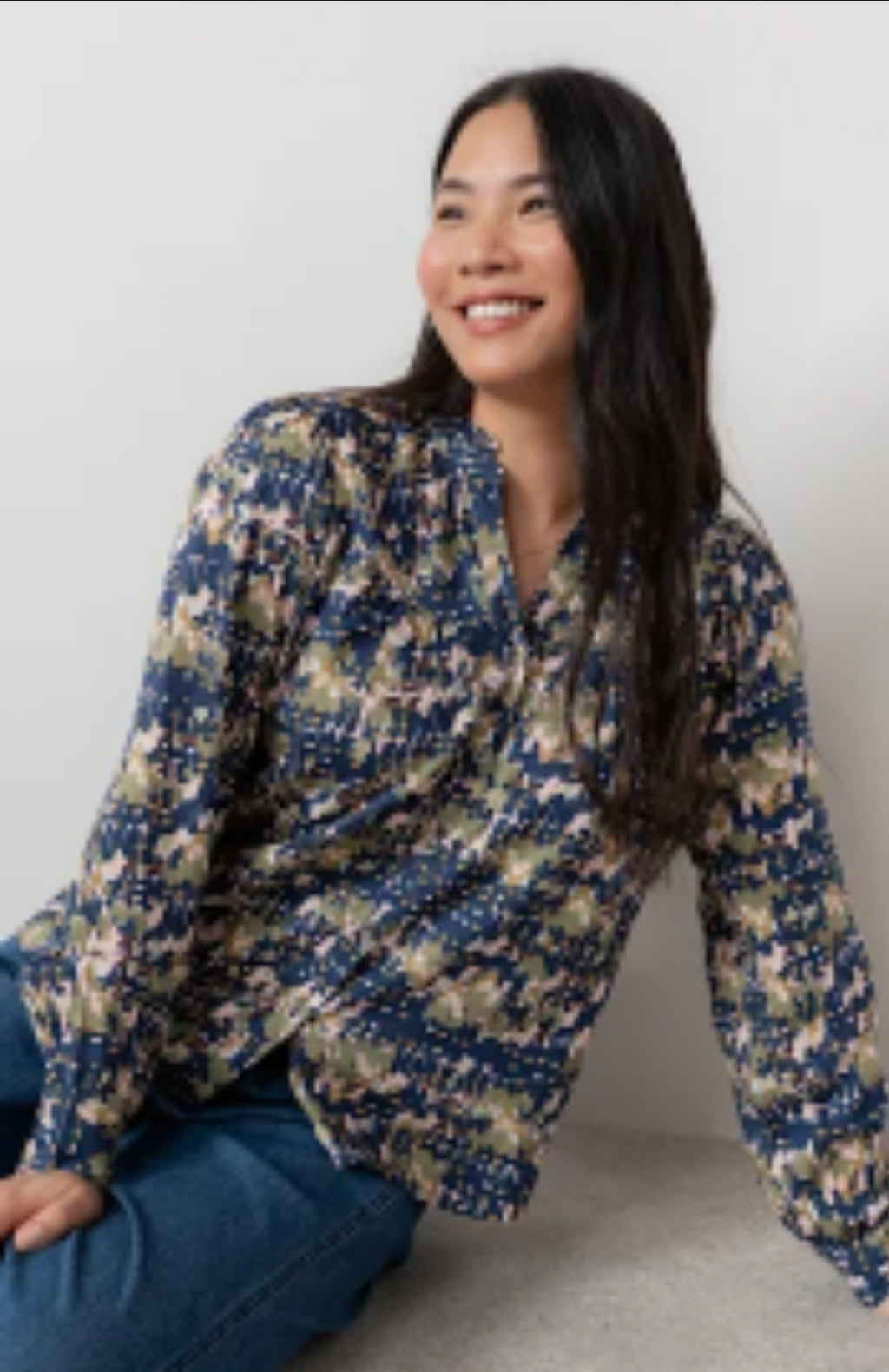 Lily and Me Wayfaring Blouse Clover-White finn