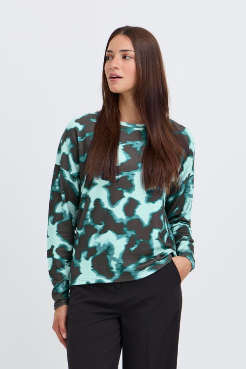 B young Bypieta T Shirt