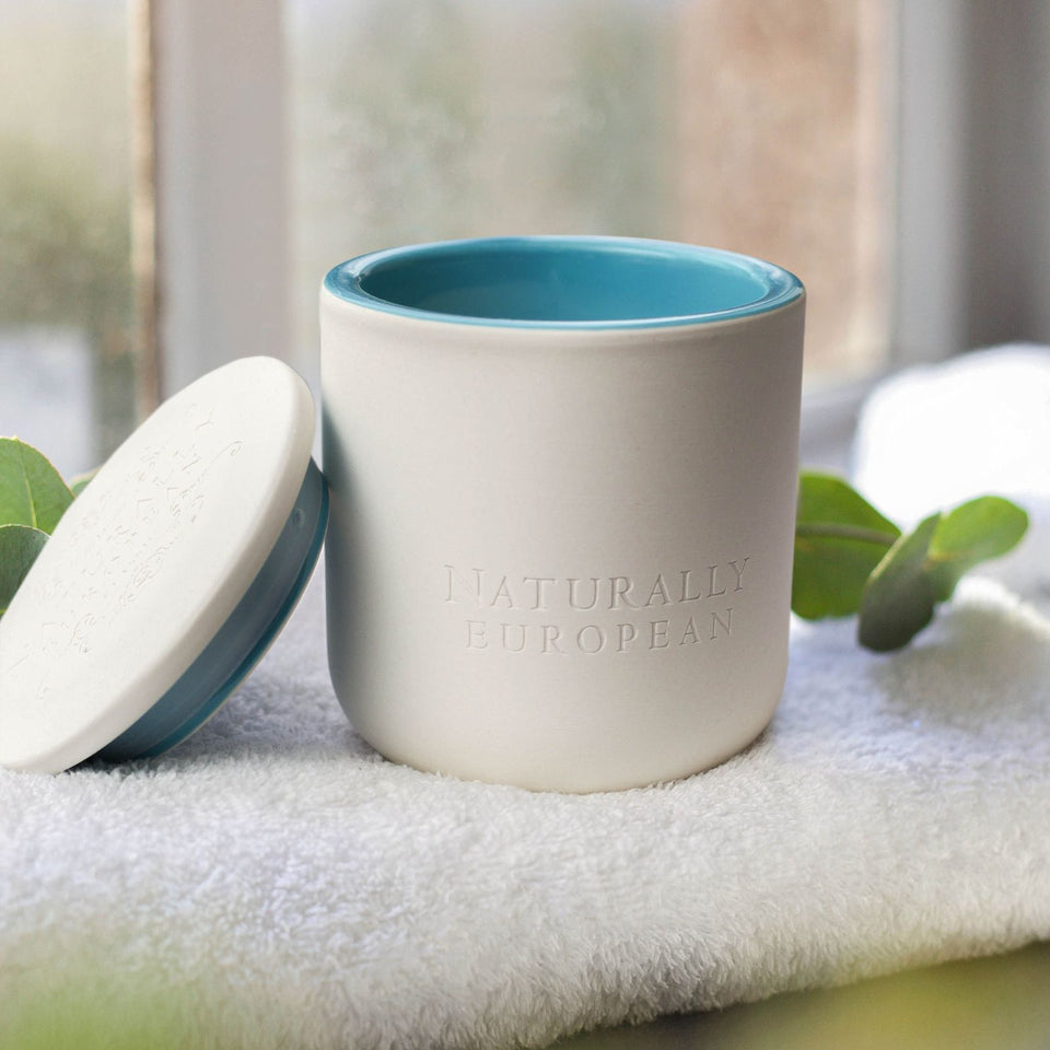 Naturally European Freesia and Pear 200g Candle