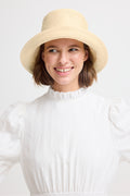 B young Bavidde Hat-Hat-White finn