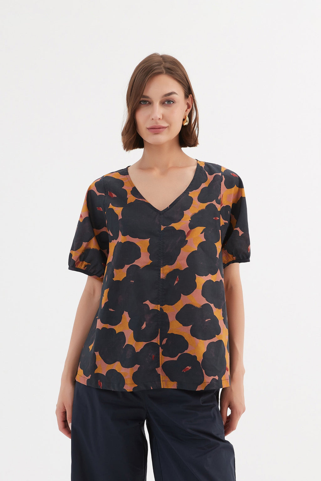 Tirelli V Neck Bishop Sleeve Poplin Top-White finn