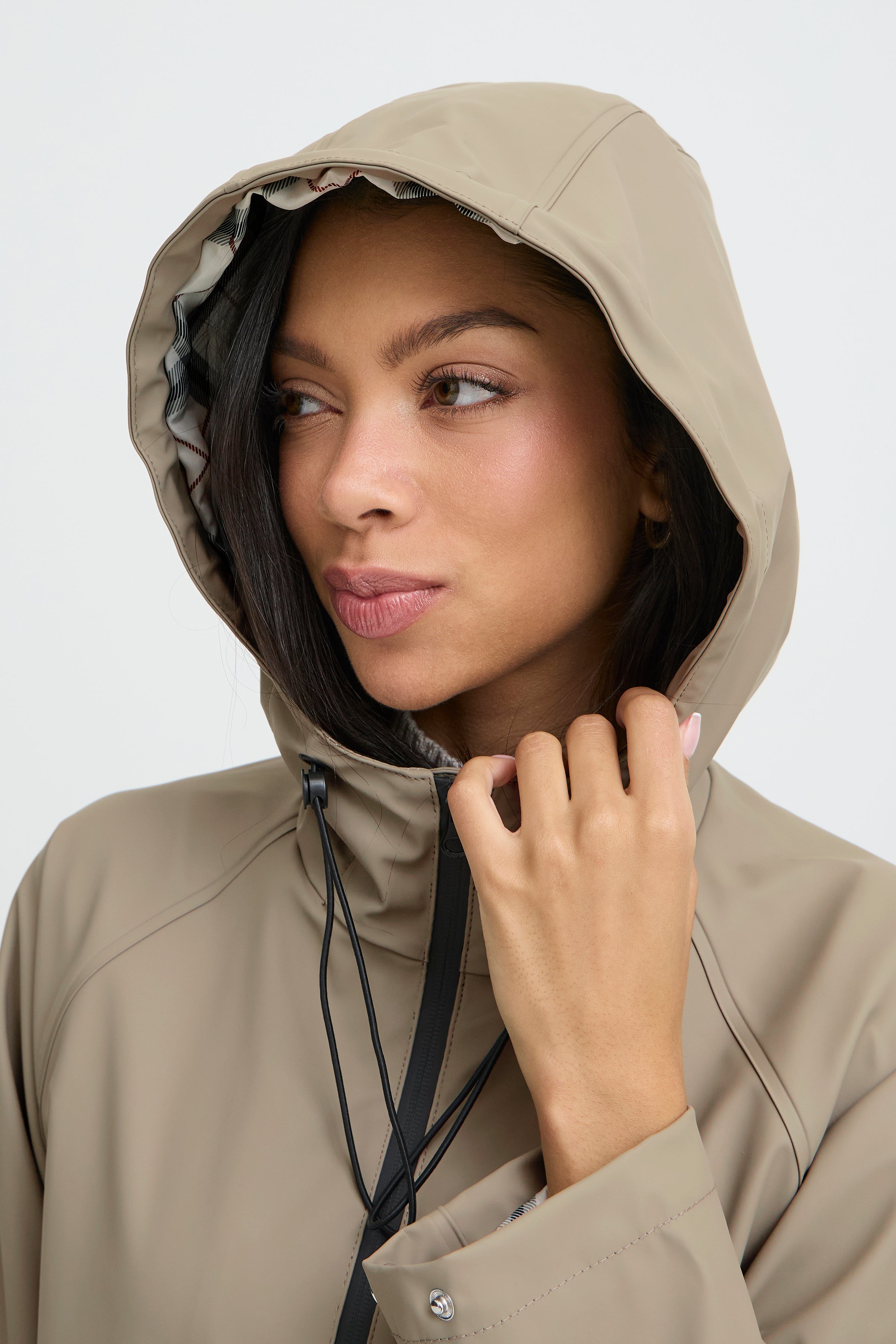 B young Byavan Coat 6-White finn -White finn